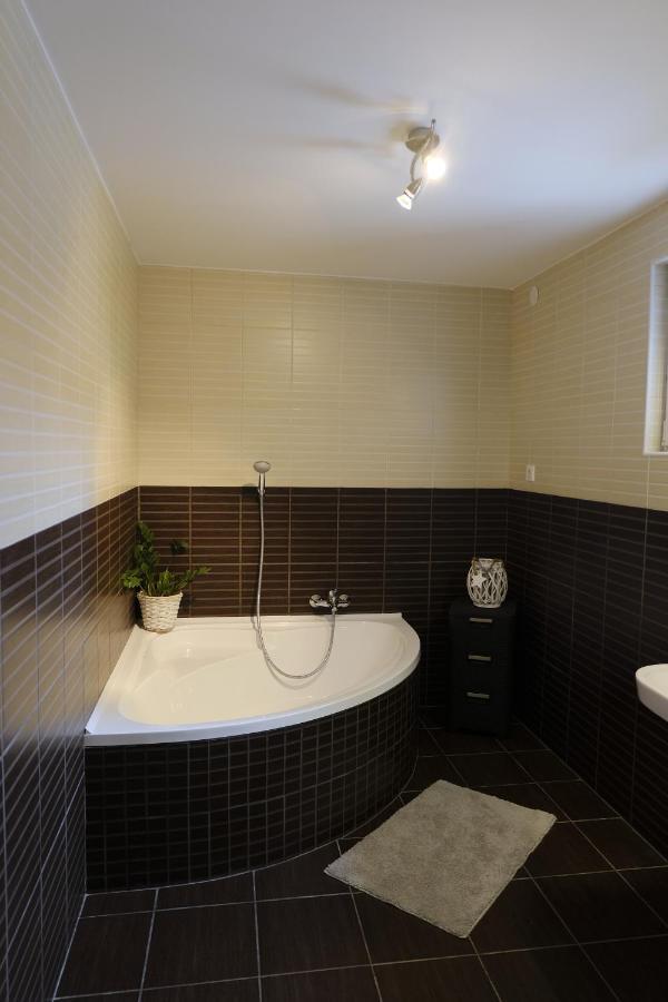 Kajari Apartmanhaz Balatonfokajar Экстерьер фото